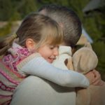 Beneficios de besar, abrazar y acariciar a tus hijos