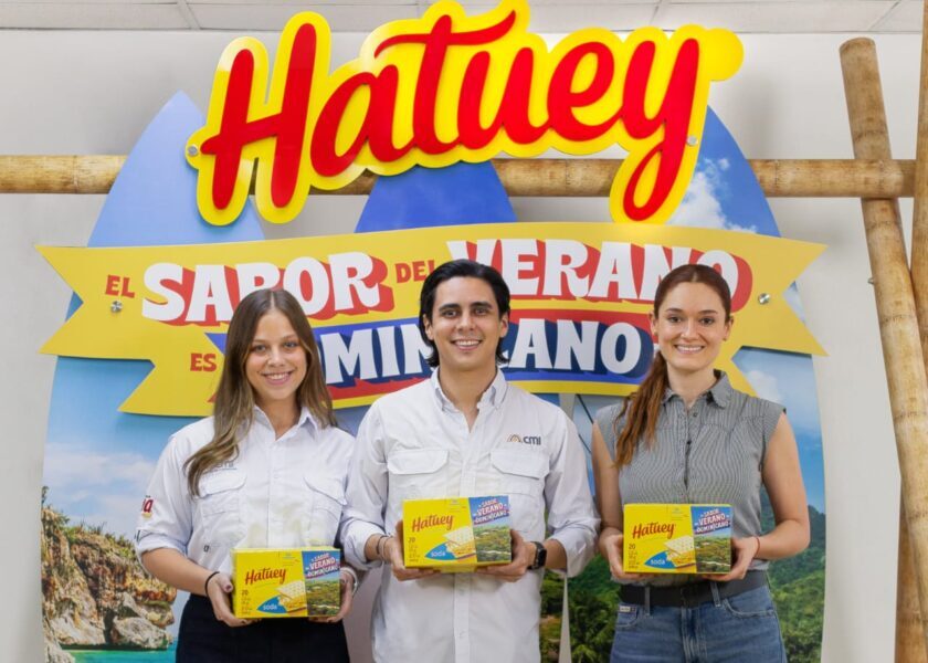 Foto principal- Sergio Ibarra, Isabella Bianchi, y Jimena Mancía.